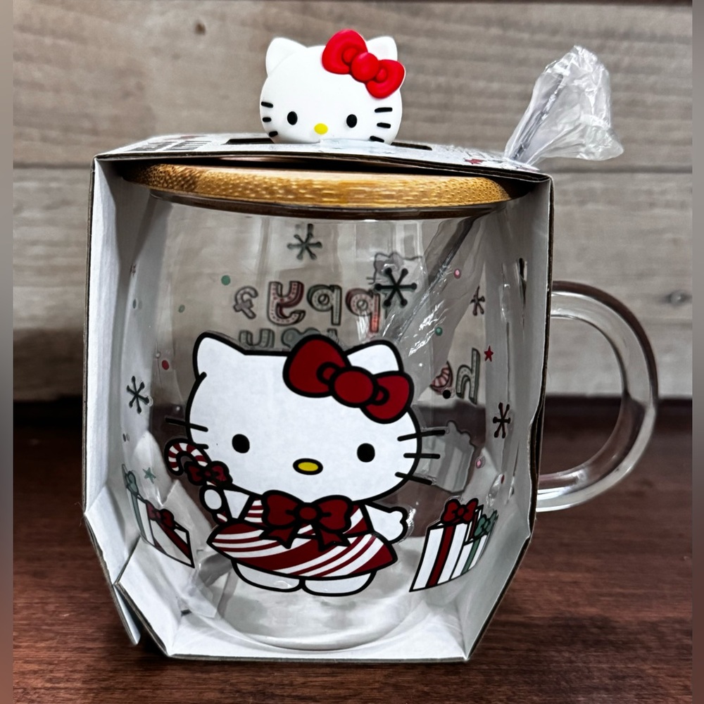 Super Cute 🥰 Xmas Hello Kitty glass mug with lid and  spoon - NEW